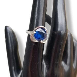 VINTAGE 1OK WHITE GOLD & COBALT BLUE SPINEL SUN BRAND LADIES RING